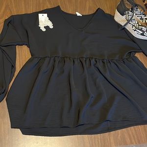 Black top, size 2x, babydoll